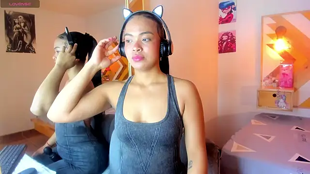 Snapshot of SoleneFontaine chatting on October 17, 2025, 11:57 am SoleneFontaine online show from October 17, 2025, 11:57 am