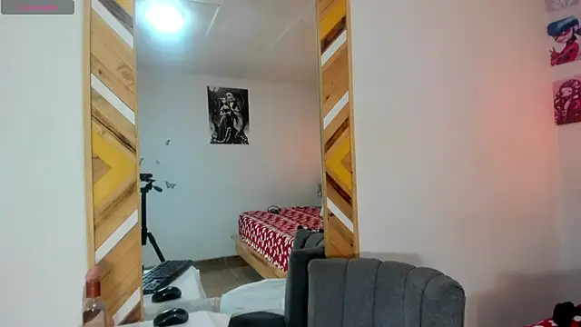 Snapshot of SoleneFontaine chatting on November 4, 2025, 11:53 am SoleneFontaine online show from November 4, 2025, 11:53 am