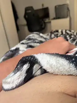 Novinho16cmz online show from November 11, 2025, 3:56 pm