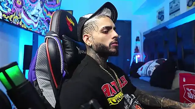 logan hugh8 online show from February 12, 2026, 2:39 am