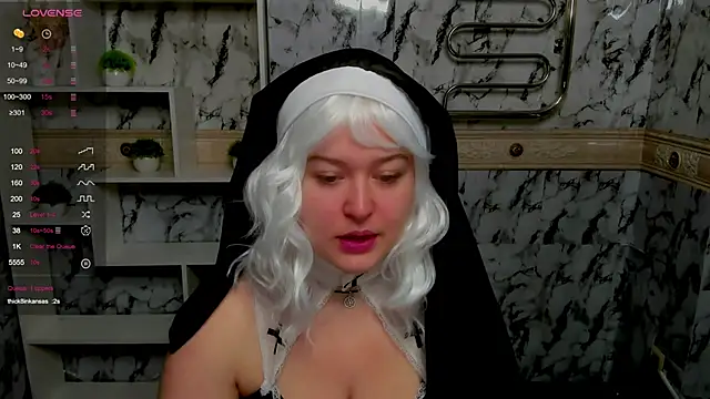 Snapshot of HelenHartt chatting on October 28, 2025, 1:53 am HelenHartt online show from October 28, 2025, 1:53 am