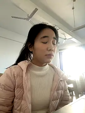 luluya1314 online show from November 19, 2025, 5:40 am