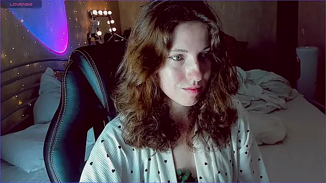 Agata in Wonderland online show from September 9, 2025, 4:17 pm