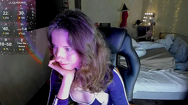 Agata in Wonderland online show from November 11, 2025, 1:44 pm