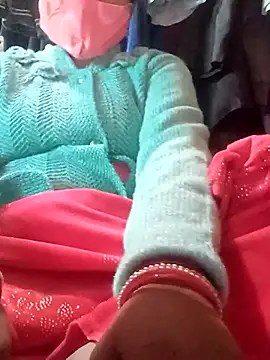 NEHAHOT143 online show from December 17, 2025, 4:51 am