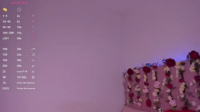 MiaWonderfull online show from April 13, 2026, 10:59 pm