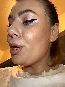 emmasweett11 online show from September 23, 2025, 12:19 pm