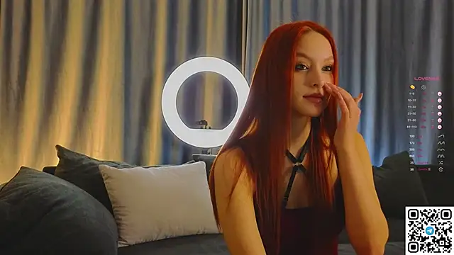 GildedKitten online show from September 21, 2025, 5:36 pm