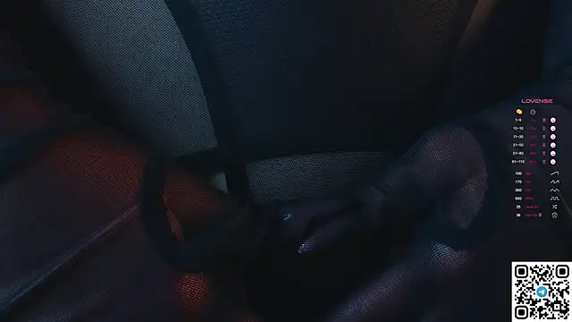 GildedKitten online show from September 30, 2025, 6:13 pm