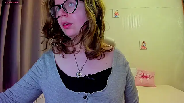 MilisaSweet777 online show from April 5, 2026, 7:22 pm