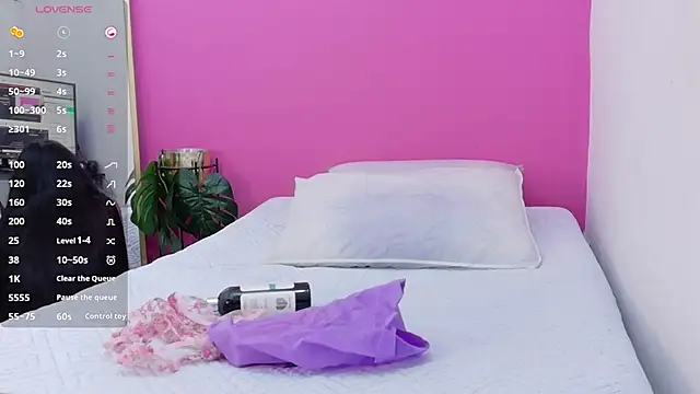 Daddyfavouritegirl online show from September 25, 2025, 8:01 pm