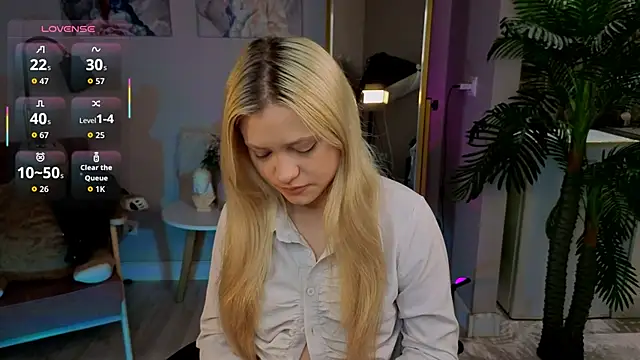 Millie Vanillies online show from October 19, 2025, 1:34 pm