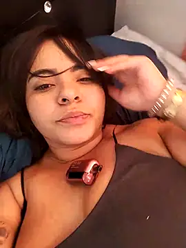 Luciana r online show from October 16, 2025, 7:26 pm