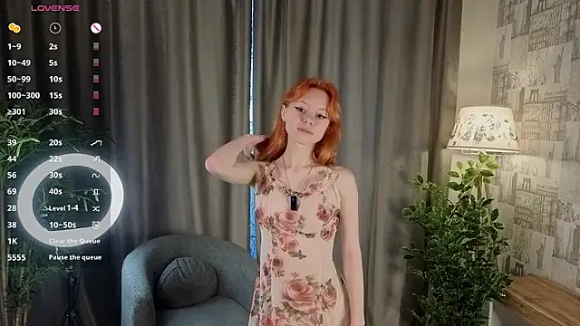 TiannaBorlace online show from September 29, 2025, 11:04 am