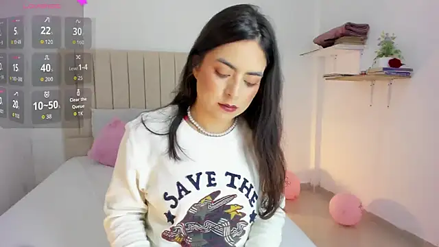 sashaa petit online show from October 2, 2025, 11:39 am