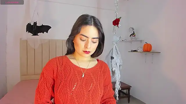 sashaa petit online show from October 20, 2025, 11:10 am