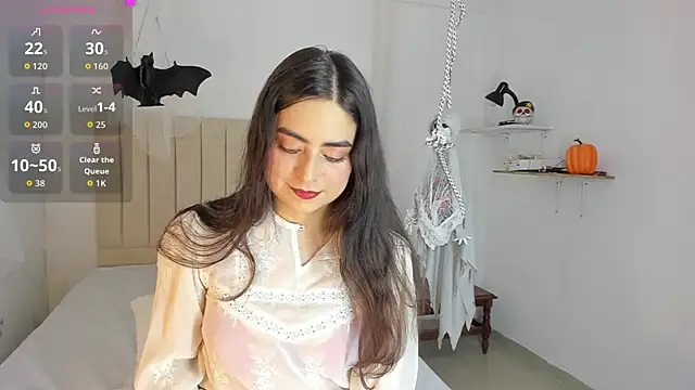 sashaa petit online show from October 31, 2025, 11:33 am