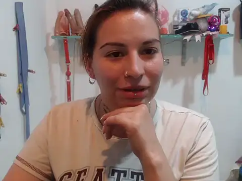 cloequeen15 online show from September 8, 2025, 6:51 pm