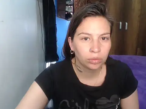 cloequeen15 online show from March 21, 2026, 3:04 pm