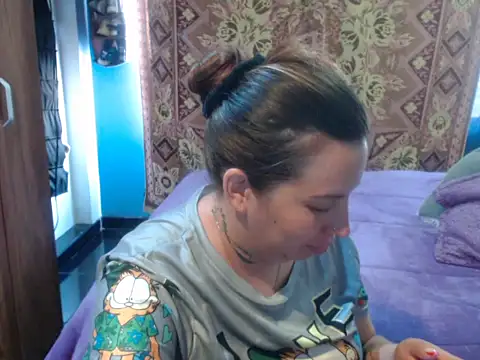 cloequeen15 online show from May 6, 2026, 6:13 pm