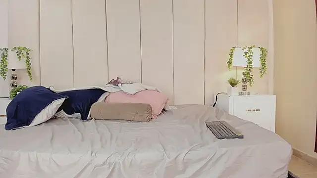 college muscle ass1 online show from September 27, 2025, 5:40 pm