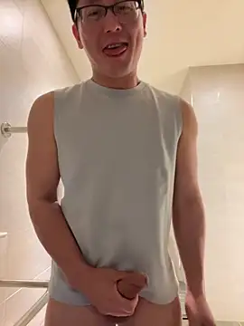 maxime0928 online show from April 4, 2026, 4:15 pm