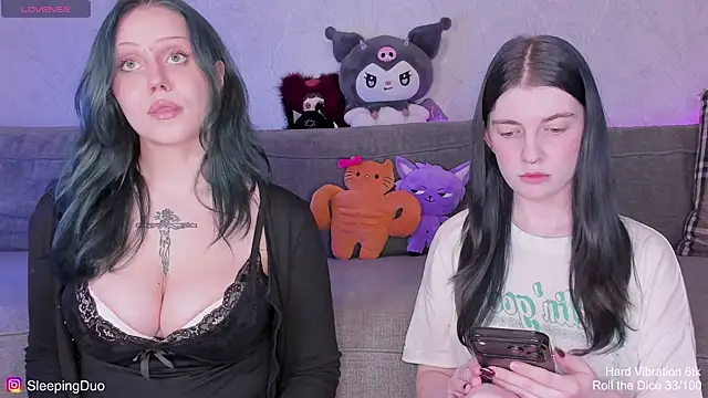 Snapshot of Threesomebabes chatting on July 10, 2026, 2:52 pm Threesomebabes online show from July 10, 2026, 2:52 pm