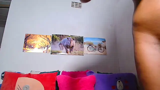 LoloQueen5 online show from November 23, 2025, 7:13 pm