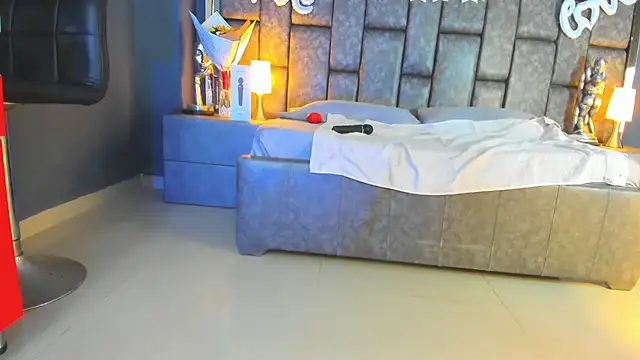 becca scotts online show from September 23, 2025, 11:57 am