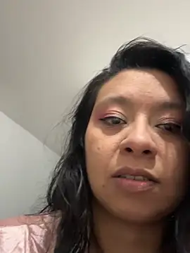 Lincy and hanna online show from November 20, 2025, 4:45 am