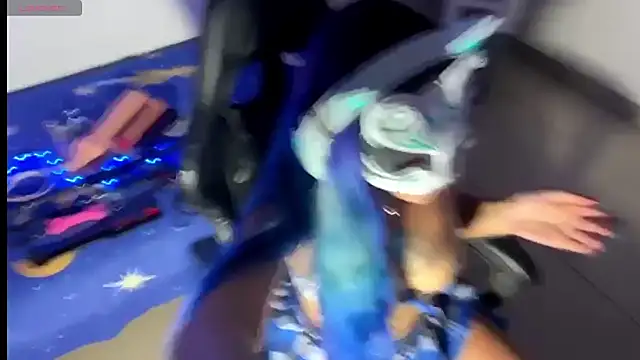 Snapshot of bluesubmissive chatting on September 21, 2025, 4:47 am bluesubmissive online show from September 21, 2025, 4:47 am