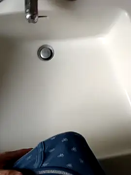 Empi19cm online show from October 10, 2025, 4:28 pm