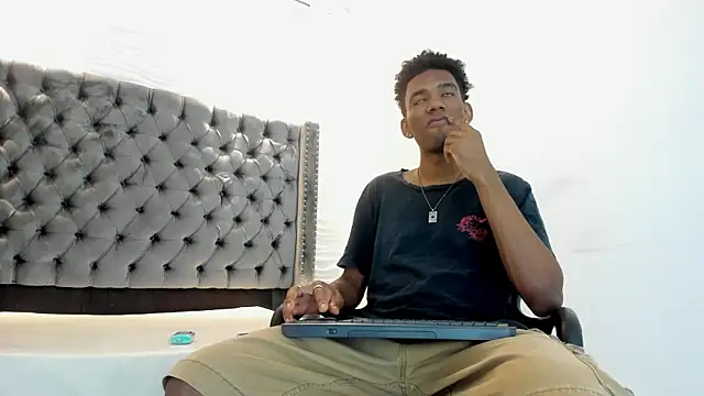 nero reyd online show from October 9, 2025, 7:23 pm