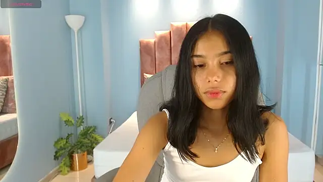 Milaa Star  online show from March 14, 2026, 3:56 am