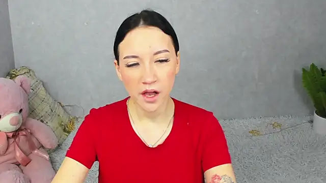 EileenMoores online show from December 2, 2025, 7:14 am