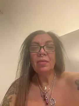 dieseldame1313 online show from December 28, 2024, 11:48 pm