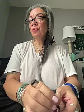 dieseldame1313 online show from January 6, 2025, 6:31 pm