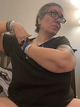 dieseldame1313 online show from January 9, 2025, 7:10 am