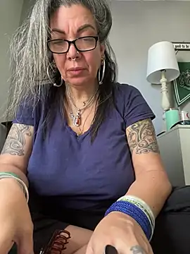 dieseldame1313 online show from January 10, 2025, 6:38 pm