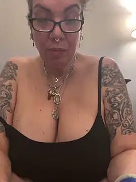 dieseldame1313 online show from January 14, 2025, 1:26 am