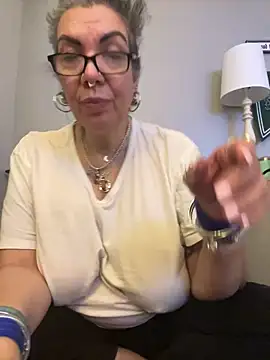 dieseldame1313 online show from January 22, 2025, 11:43 pm