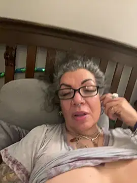 dieseldame1313 online show from February 24, 2025, 4:47 pm