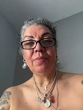 dieseldame1313 online show from March 10, 2025, 8:34 pm