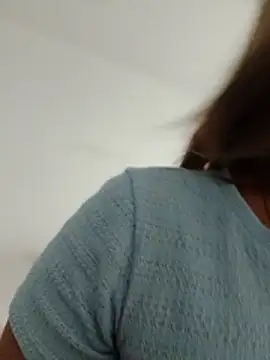 Alisson Milf online show from March 22, 2026, 9:18 pm