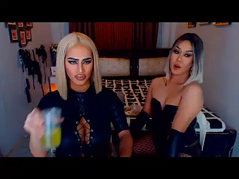 MystiqueQueen online show from October 27, 2025, 8:46 pm