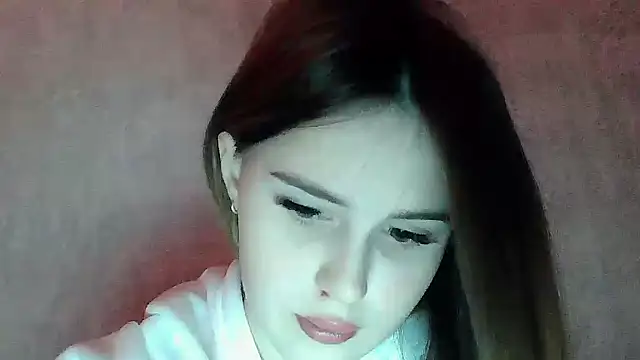 SweetLoraa online show from February 9, 2026, 4:33 pm