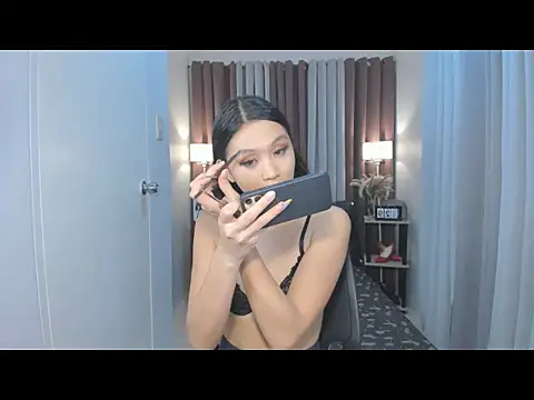 AriellaArida online show from November 1, 2025, 11:23 am