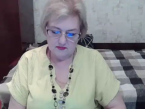 Snapshot of Renata62011 chatting on July 8, 2026, 12:20 pm Renata62011 online show from July 8, 2026, 12:20 pm