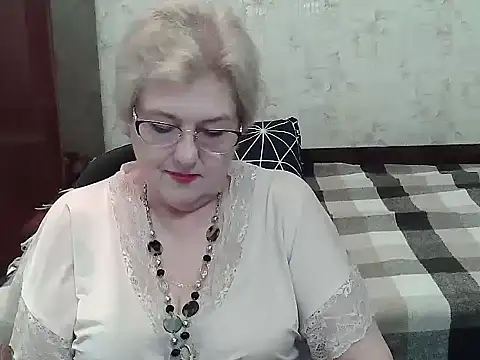 Snapshot of Renata62011 chatting on July 9, 2026, 12:20 pm Renata62011 online show from July 9, 2026, 12:20 pm