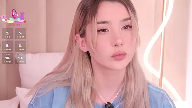 Nesolla online show from February 12, 2026, 7:20 pm